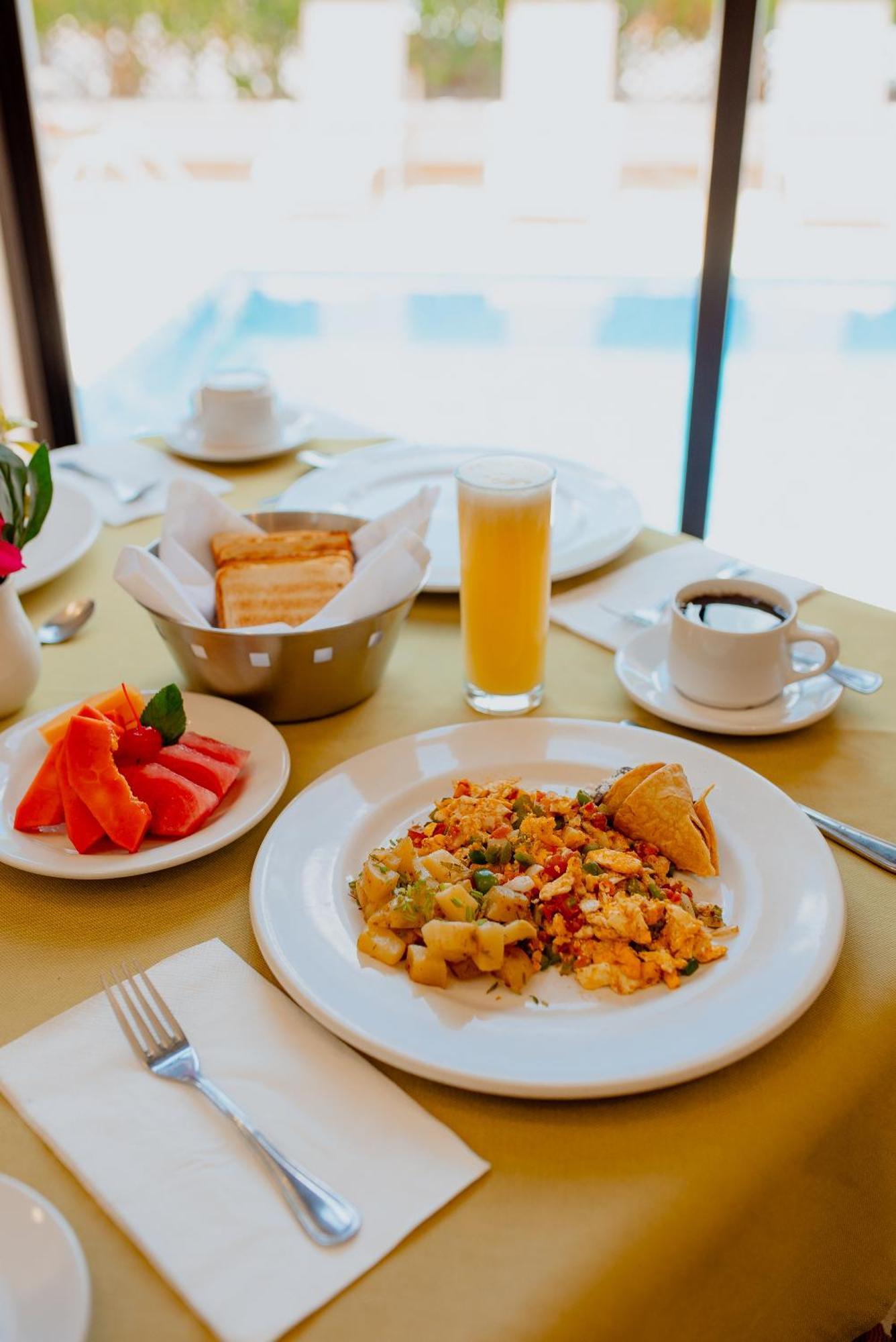 Hotel Plaza Campeche Luaran gambar